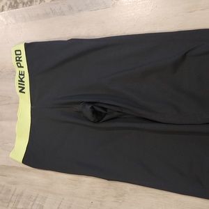 Nike pro women's leggings size small